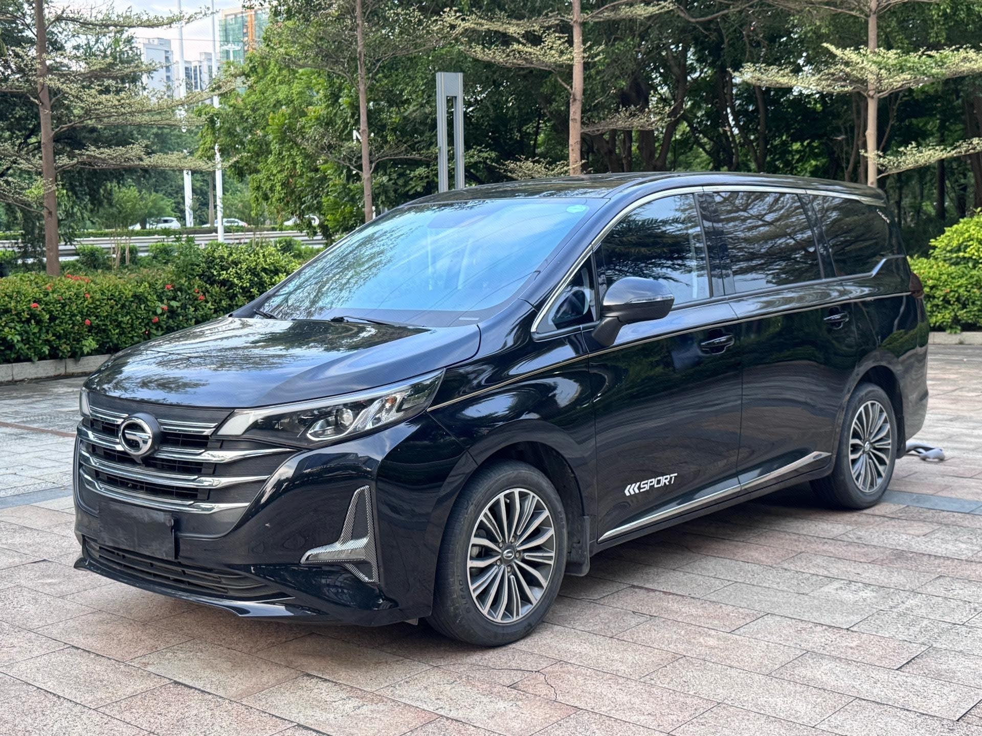 传祺 2019款 GM6 1.5T 270T 尊贵版7座