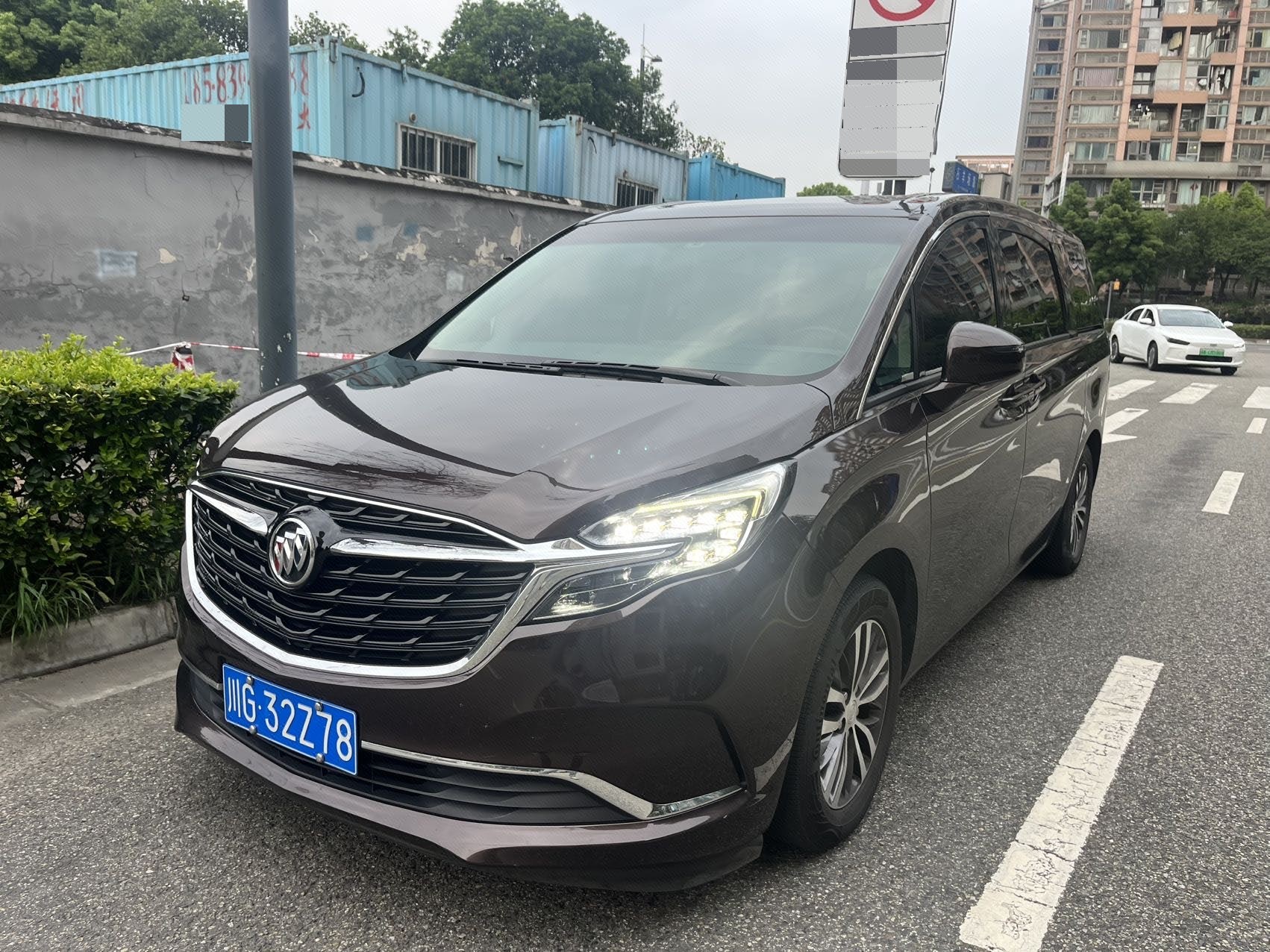 别克 2021款 GL8 ES 陆尊 2.0T 653T 舒适型